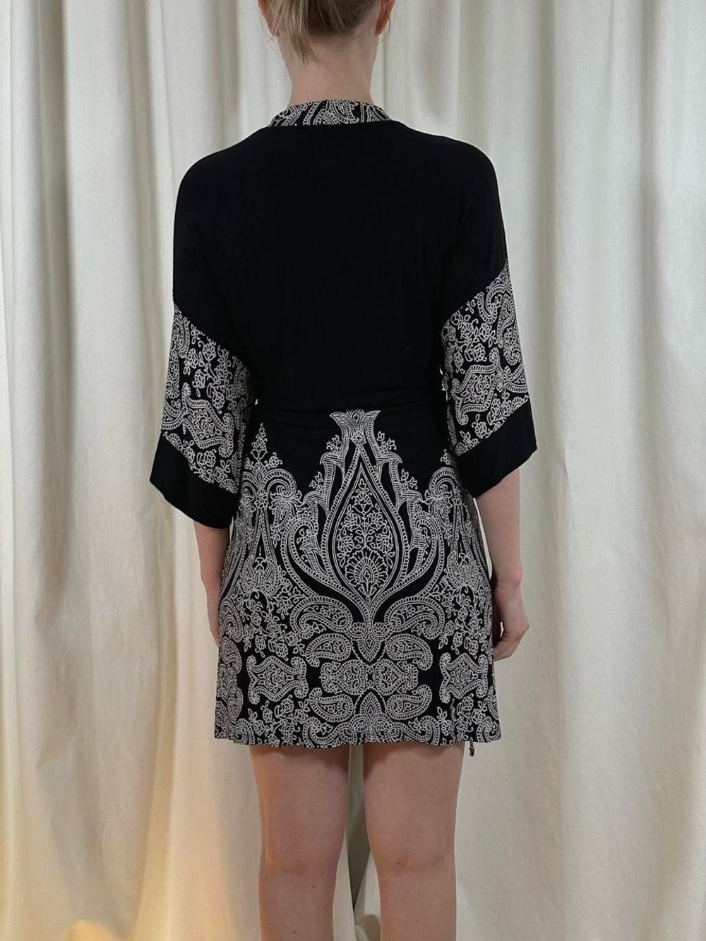 Short Length Robe - Picture 4 of 8